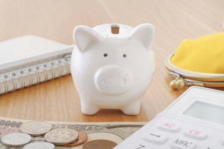 「預金」と「貯金」の違い。それぞれの意味や使用例を解説します！ コトノハ辞典