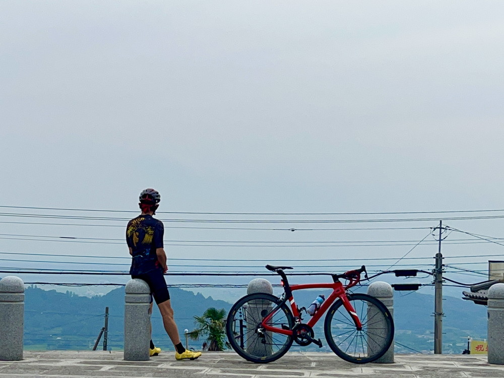 ロードバイクと男性