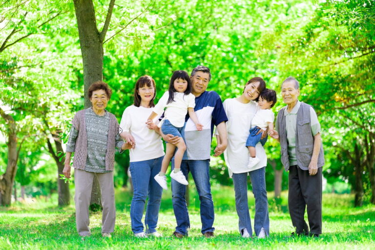 「叔母」と「伯母」の違い。それぞれの意味や使用例を解説します! | コトノハ辞典